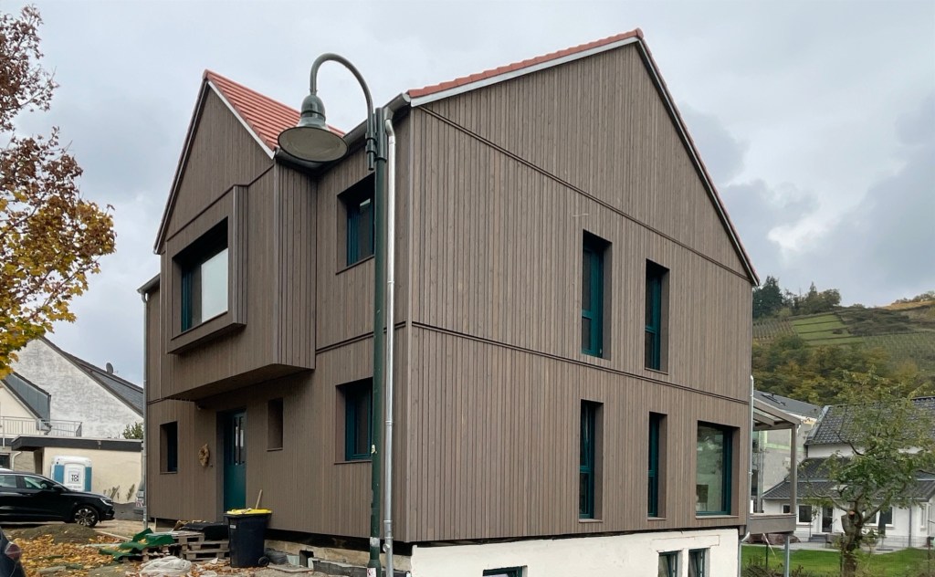 Neubau nach Flutkatastrophe